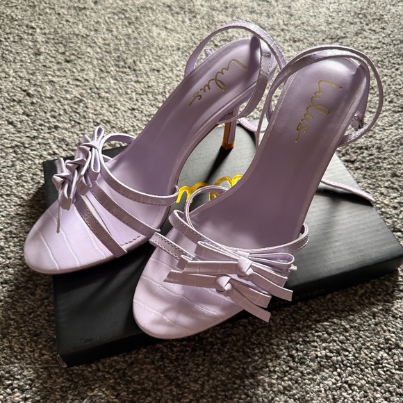 Lilac Bow High Heels - Picture 1 of 4